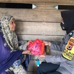 Wujud Kepedulian, Bhabinkamtibmas Polsek Tellu Siattinge Berikan Bantuan Kepada Warga Binaan