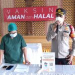 Masyarakat Apresiasi Polisi Dalam Pelayanan Vaksinasi di Kembangan