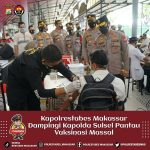 Kapolrestabes Makassar Dampingi Kapolda Sulsel Vaksinasi Massal