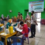 Amankan Vaksinasi,Personil Polsek Tinggimoncong Laksanakan Pengamanan
