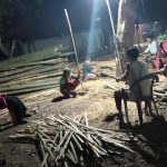 Patroli Di Desa, Bhabinkamtibmas Sadarkan Warga Patuhi Prokes