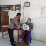 Bawa paket Sembako Babinkamtibmas Polsek Manuju Silaturahmi Ke Tokoh masyarakat.