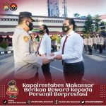 Kapolrestabes Makassar Berikan Reward Ke Pada personil Berprestasi