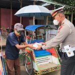 Sedekah Mengais Berkah, Cara Satlantas Polres Bone Berbagi di Hari Jumat