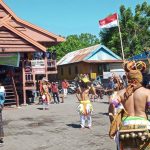 Eratkan Persaudaraan, SBM Makassar Gelar Pentas Tari Caci Menyongsong Hut RI ke 76