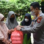 Jumat Barokah, Polres Sidrap Bagikan Nasi Kotak
