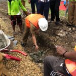 Letakkan Batu Pertama Pembangunan RPS dan Lab Komputer, Kacabdisdik Wilayah V Minta Warga SMKN 2 Bantaeng Turut Mengawasi