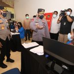 Kapolri Minta Semua Lokasi Pusat Aktivitas Warga Dipasangi Aplikasi PeduliLindungi