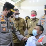 Kapolda Sulsel Tinjau Gelora Vaksinasi Pelajar di SMKN 2 Makassar Yang Digelar Alumni SIP Angkatan 50 TA. 2021