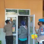 Bagikan Sticker dan Brosur, Inovasi Polsek Tamalanrea Cegah Tindak Kejahatan