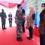 Panglima TNI Serahkan Perumahan Pahlawan Bagi Ahli Waris Prajurit Nanggala-402