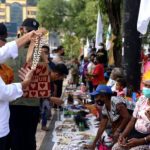 Saat Presiden Jokowi dan Rombongan Berbelanja di Pasar Noken Taman Imbi Jayapura