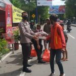 POSPAM NATARU POLSEK MAMAJANG BERBAGI KEBERKAHAN KEPADA PENGGUNA JALAN