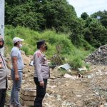 Kapolres Polman Bersama Kepala Dinas Kesehatan Meninjau Lokasi TPA Sampah Paku Desa Paku Kecamatan Binuang.