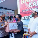 Kunjungi Labuan Bajo, Kapolda NTT Berikan Bantuan Soasial Kepada Warga Masayarakat Terdampak Covid-19