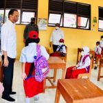 Presiden Jokowi Tinjau Vaksinasi dan Resmikan Renovasi SDN 3 Nglinduk