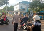 Bekerja Lebih cepat, Personel Polres Maros Disebar Sepanjang Jalan Utama Berikan Pelayanan Ke Masyarakat Dipagi Hari