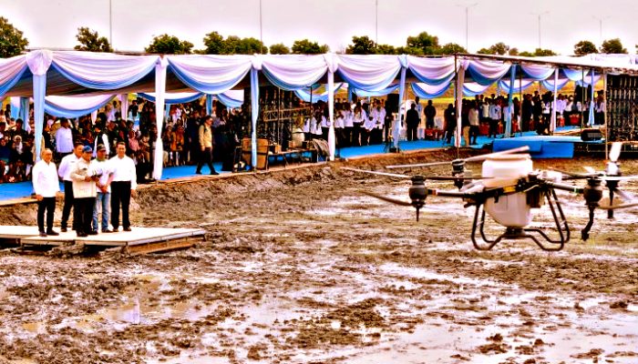Strategi Tanam Cepat, Presiden Prabowo Gunakan Drone untuk Tebar Benih Padi