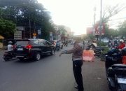 Polsek Tamalanrea Intensifkan Pengaturan Lalu Lintas Pagi, Urai Kemacetan di Titik Rawan