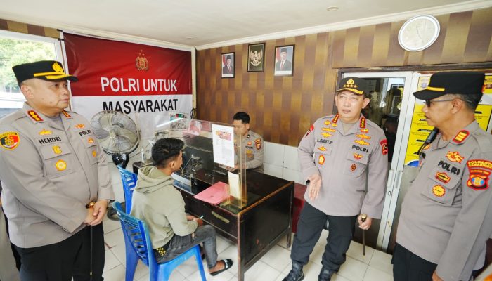 Sidak Polsek Samarinda Kota, Kapolri Tekankan Berantas Premanisme-Optimalkan Pelayanan