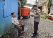 Bhabinkamtibmas Kelurahan Buloa Aipda Arsyad Lakukan Sambang, Berikan Himbauan Cegah Gangguan Kamtibmas