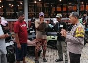 Bhabinkamtibmas Kelurahan Mario Sambangi Juru Parkir, Ajak Jaga Keamanan Wilayah
