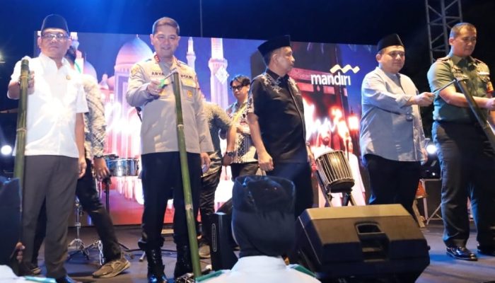 Kapolrestabes Makassar Hadiri Pelepasan Pawai Obor Festival 1 Muharram