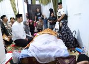 Kapolrestabes Makassar Melayat ke Rumah Duka Almarhum Aipda Hamdi Dharma Wira Waskita