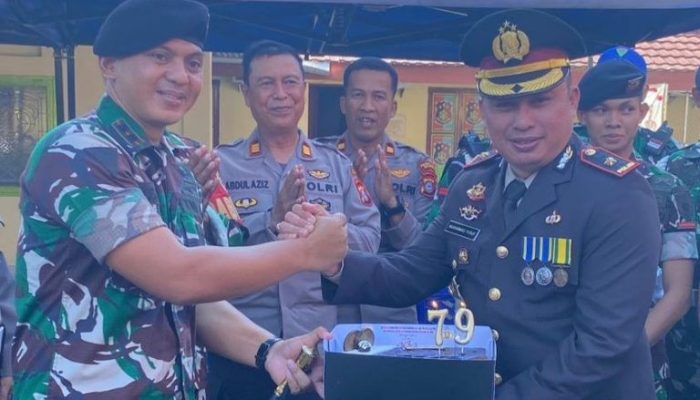 DanyonKav 10 Mendagiri Beri Kejutan Kapolsek Tamalanrea di HUT Bhayangkara ke-79