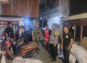 Bhabinkamtibmas dan Babinsa Kunjunganmae Bersinergi Sambang Warga di Tengah Cuaca Buruk