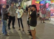 Pak Bhabin Temani Murid Baru SD Inpres Baraya Mulai Hari Pertama Sekolah