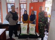 Bersama Tripika, Kapolsek Tamalate Tinjau Langsung Penyaluran Bantuan Beras Bulog