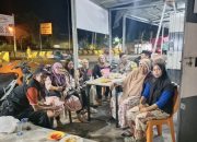 Pasca kebakaran bhabinkamtibmas Polsek Tallo Kel. Buloa hadir di tengah warga yang terkena dampak kebakaran