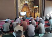 Personel Polres Jeneponto Ikuti Kegiatan Binrohtal dan Tauziah Bersama Ustadz Salehuddin