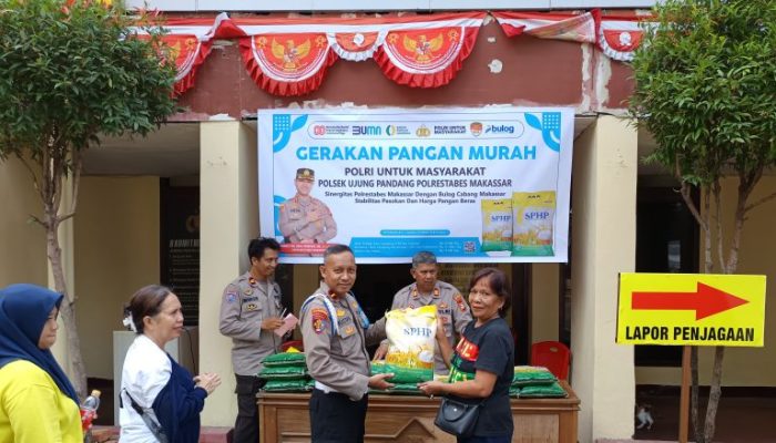 Dukung Stabilisasi Pasokan, Polsek Ujung Pandang Jual Beras SPHP Rp 58 Ribu per 10 Kg