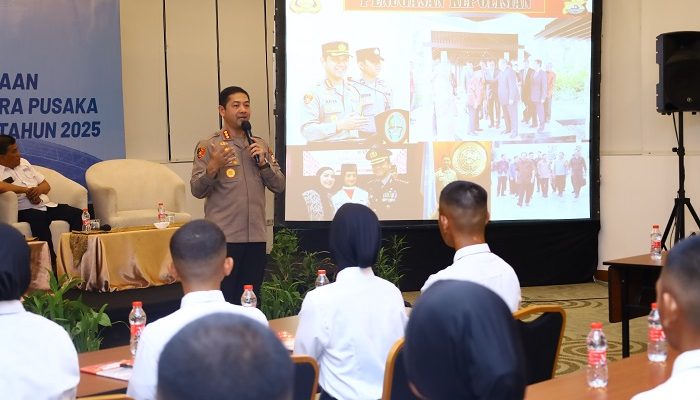 Kapolrestabes Makassar Beri Pembekalan Revolusi Mental untuk Paskibraka Kota 2025