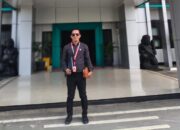 Ket : Ketua Lembaga bantuan hukum himpunan advokat muda indonesia ( h a m i ) provinsi sulawesi tenggara cabang buton Adv. Apri Awo. SH. CIL. CMLC , sesuai melakuka pelaporan di kejaksaan Tinggi Sulawesi atas dugaa korupsi Bupati Buton dan PT Putindo.
