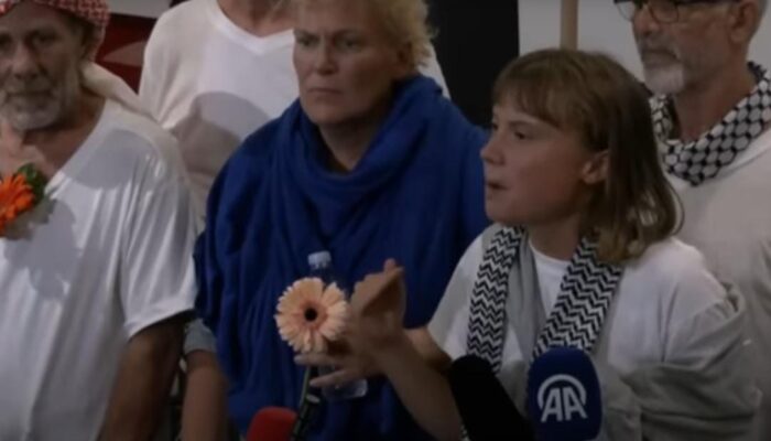 Aktivis Global Sumud Flotilla Greta Thunberg Kembali dan Disambut Meriah di Athena