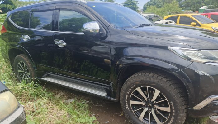 Mobil Pajero Tabrak Pasangan Suami Istri di Jalan AP Pettarani, Kedua Korban Luka Serius