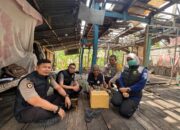 Polres Jeneponto Turunkan Tim Dokkes dan Salurkan Bantuan untuk Kakek Miskin di Arungkeke