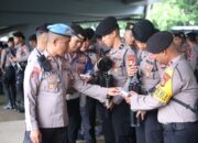 Propam Polrestabes Makassar Cek Kelengkapan Personel Pengamanan Unras, Pastikan Tidak Ada yang Membawa Senpi