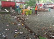 Orang Tua Siswa Keluhkan Pekarangan SD Negeri Daya 1 Dipenuhi Sampah