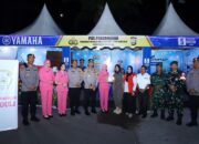 Berikan Semangat Personel Pengamanan Nataru 2025/2026, Bhayangkari Cabang Tabes Makassar Bagikan Bingkisan di Pospam