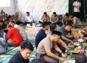 Jumat Berkah, Kapolrestabes Makassar Makan Bersama Pererat Kebersamaan dengan Jamaah Masjid Al-Ikhsan
