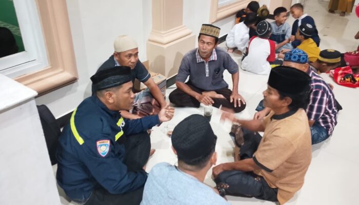 Polsek Tallo Pantau Sholat Tarawih di Kelurahan Buloa, Himbau Warga Jaga Ketertiban Selama Ramadan