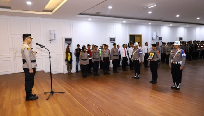 Upacara PTDH di Polrestabes Makassar, Kapolrestabes Ingatkan Personel Jauhi Pelanggaran