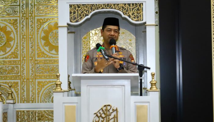 Kapolrestabes Makassar Safari Ramadhan di Masjid Al-Musabbihin, Ajak Orang Tua Awasi Pergaulan Anak dan Perkuat Silaturahmi