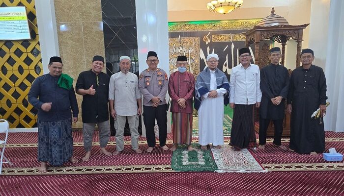 Kapolsek Biringkanaya Laksanakan Safari Jum’at di Masjid Nur Hidayat Perumahan Griya Tonasa