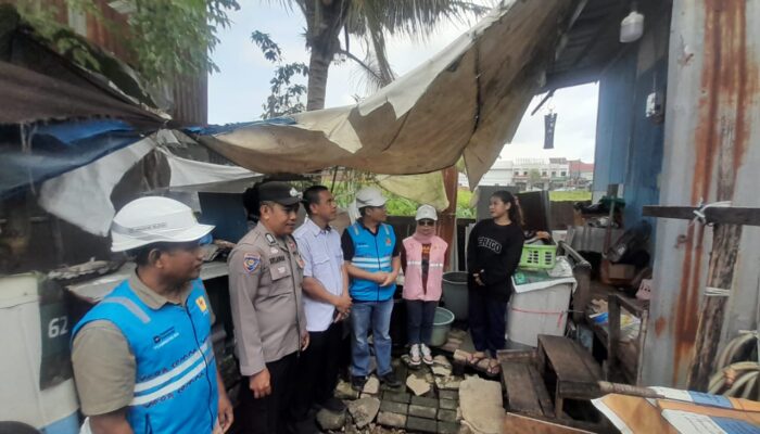 Bhabinkamtibmas Kassi’-Kassi Hadiri Program Penyalaan Listrik Gratis PLN “Light Up The Dream”