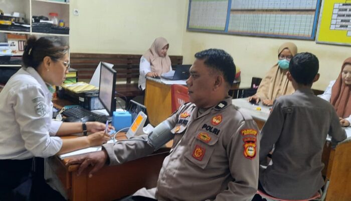 Anggota Polsek Tamalate Ikuti Pengecekan Kesehatan dari Puskesmas Maccini Sombala